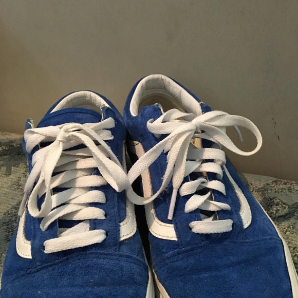 Blue and red vans - Picture 5 of 6